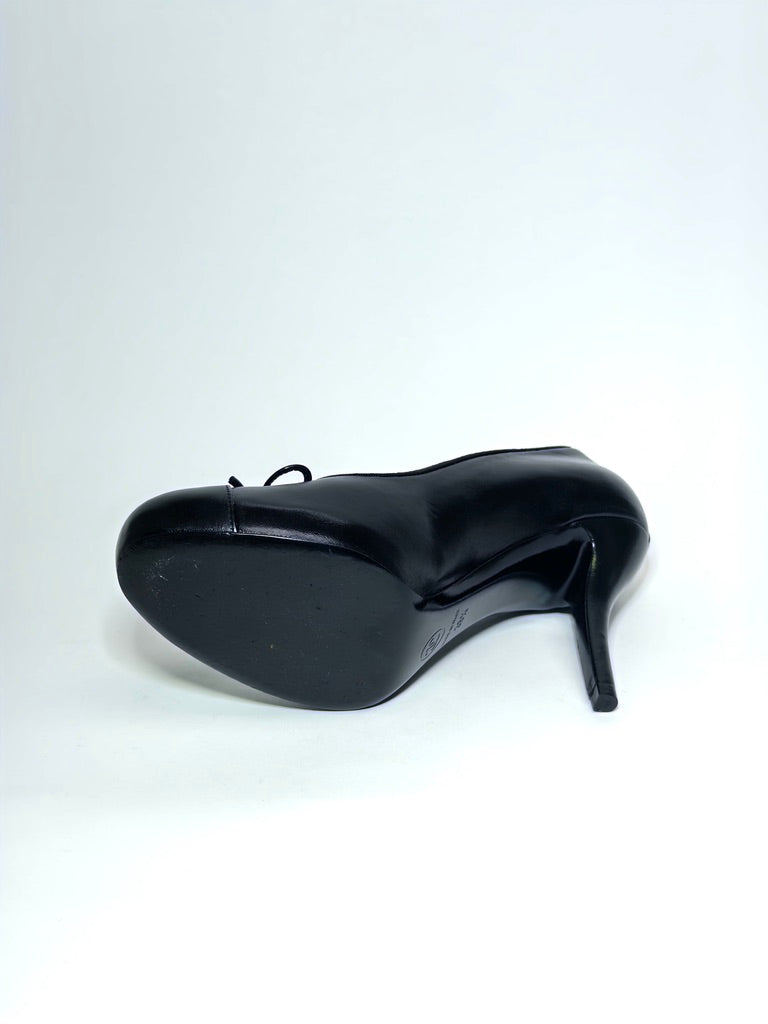 Chanel Black Leather And Patent CC Cap Toe Pumps