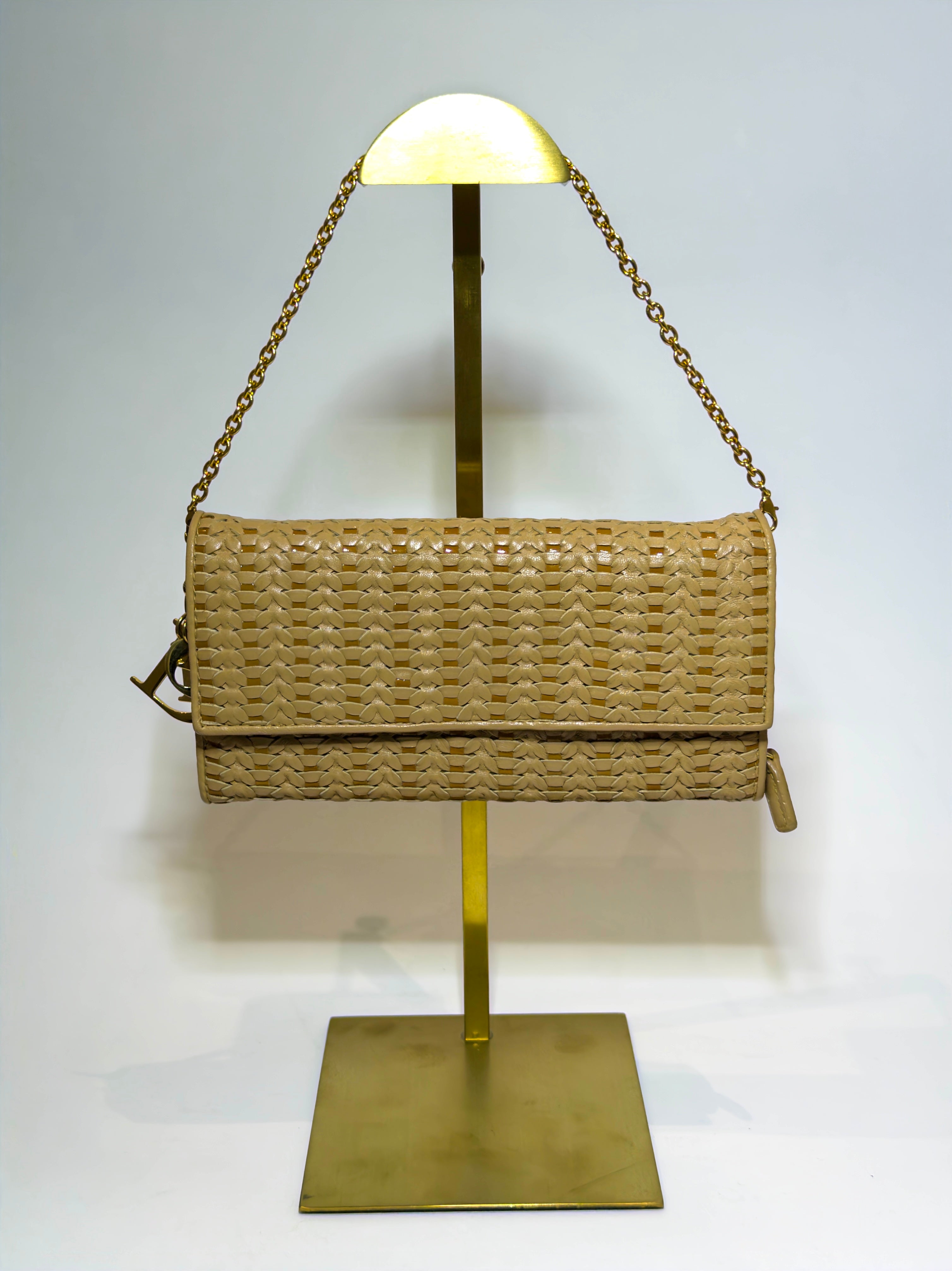 Dior Rendezvous Wallet on Chain