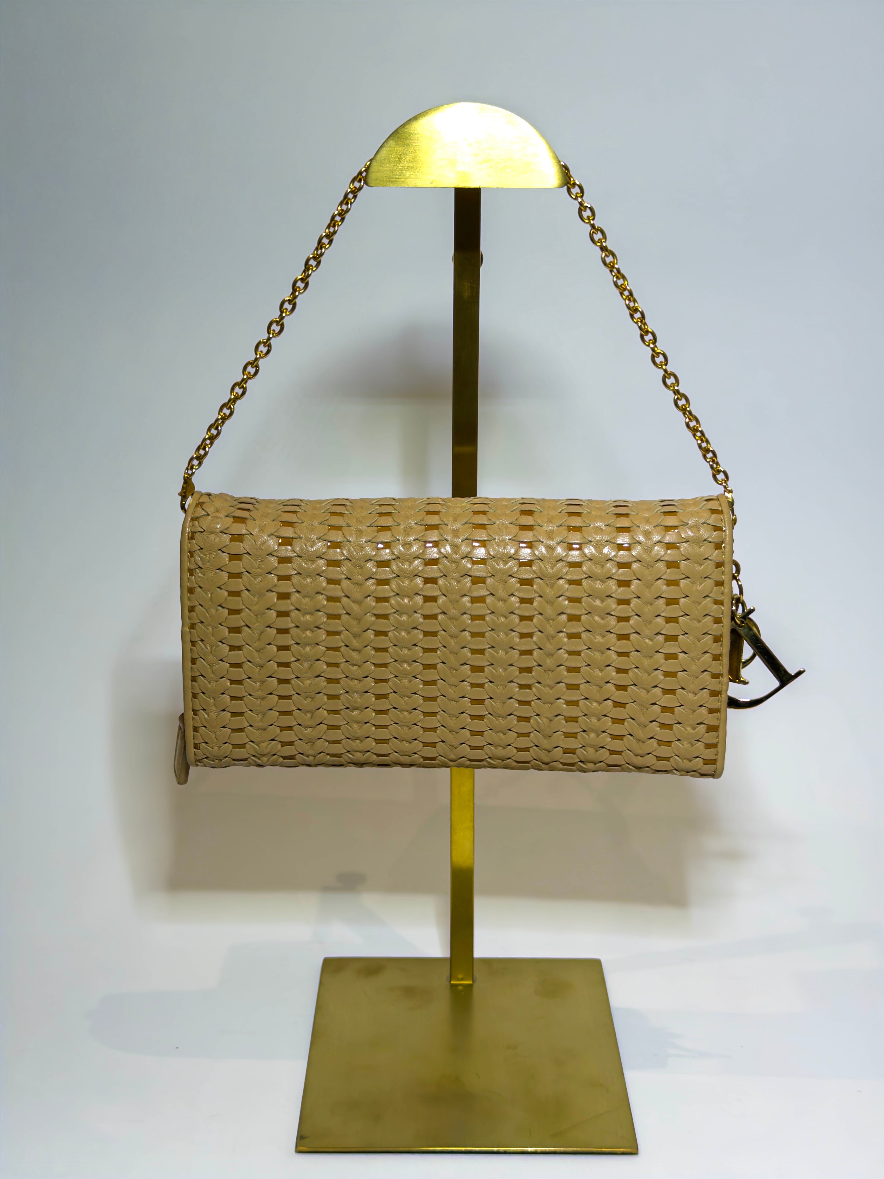 Dior Rendezvous Wallet on Chain