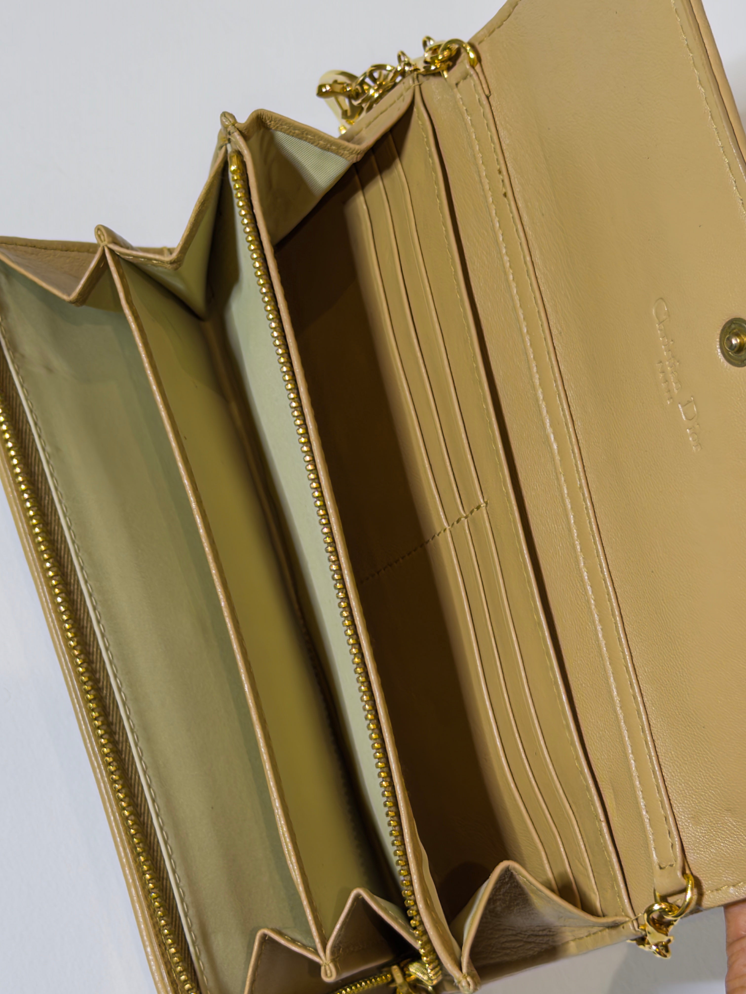 Dior Rendezvous Wallet on Chain