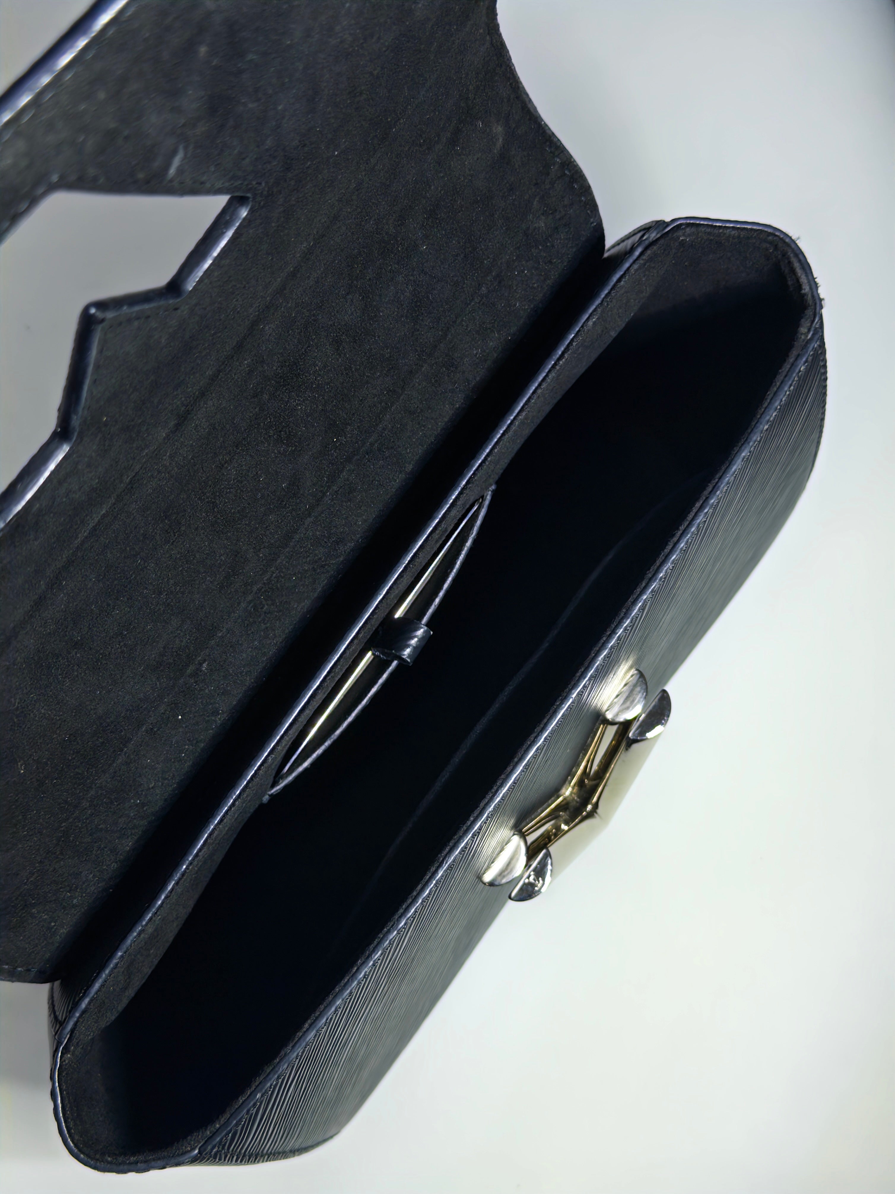 Louis Vuitton Black Epi Leather Twist MM Bag