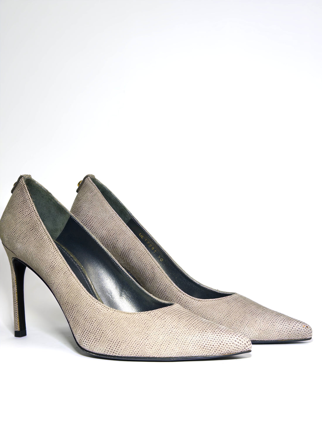 Stuart Weitzman Grey Textured Suede Pointed Toe Pumps