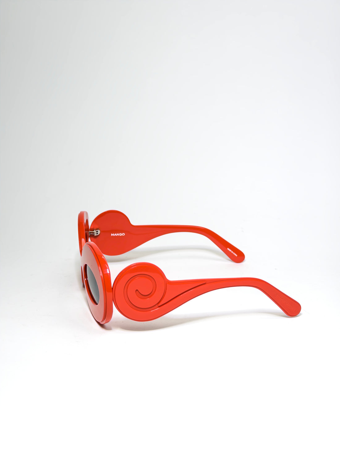 Simon Miller x Mango Oval Red Sunglasses